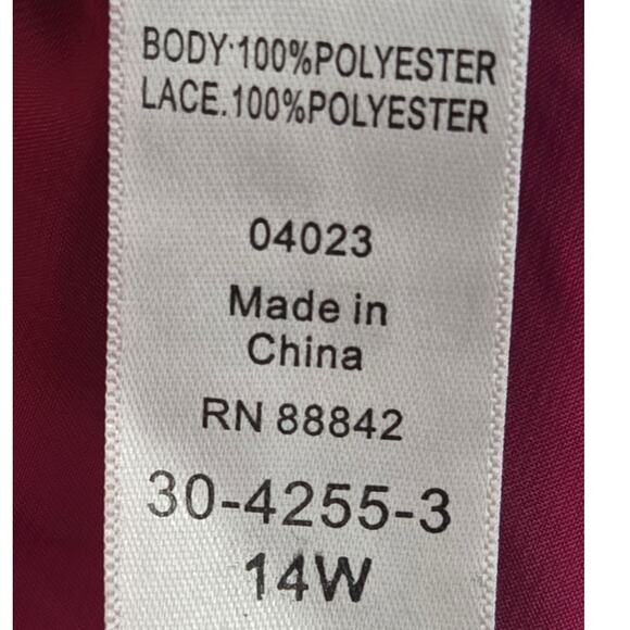 Roaman’s Women’s 14W Magenta Off Shoulder Lace Sleeve Top Plus Size Boho Chic - Picture 6 of 9